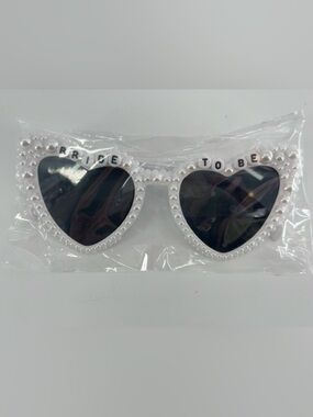 Bride To‎ Be Heart Pearl Sunglasses